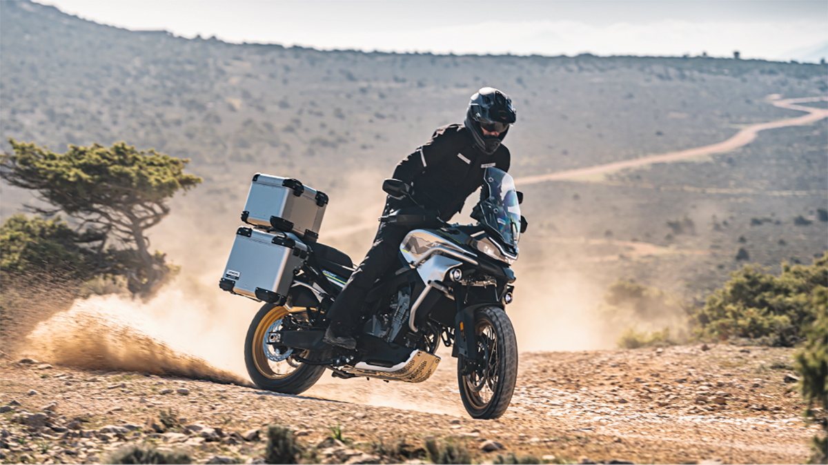 CF-800MT-touring