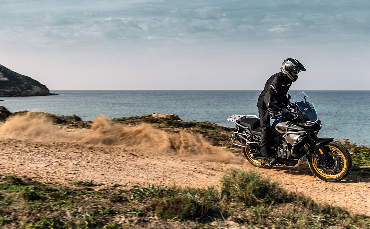 CF 800MT touring