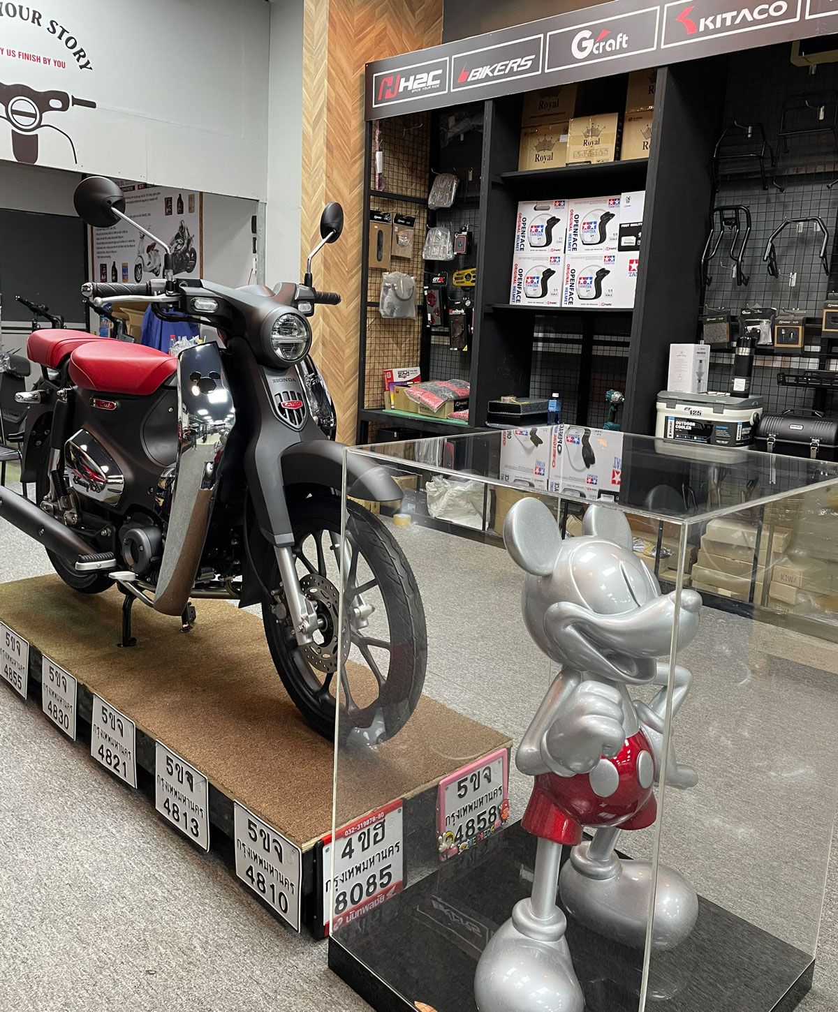 honda-cub-disney-100-limited-20