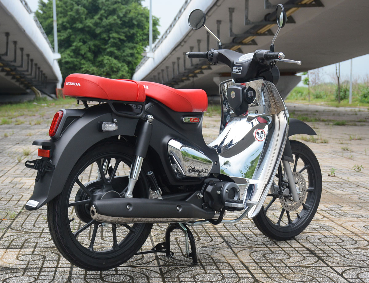 honda-cub-disney-100-limited-3