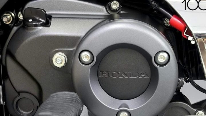 Honda Cub C125 Disney
