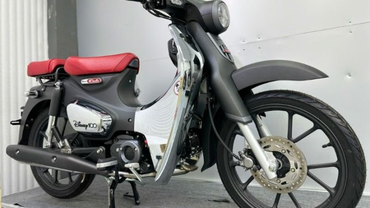 Honda Cub C125 Disney