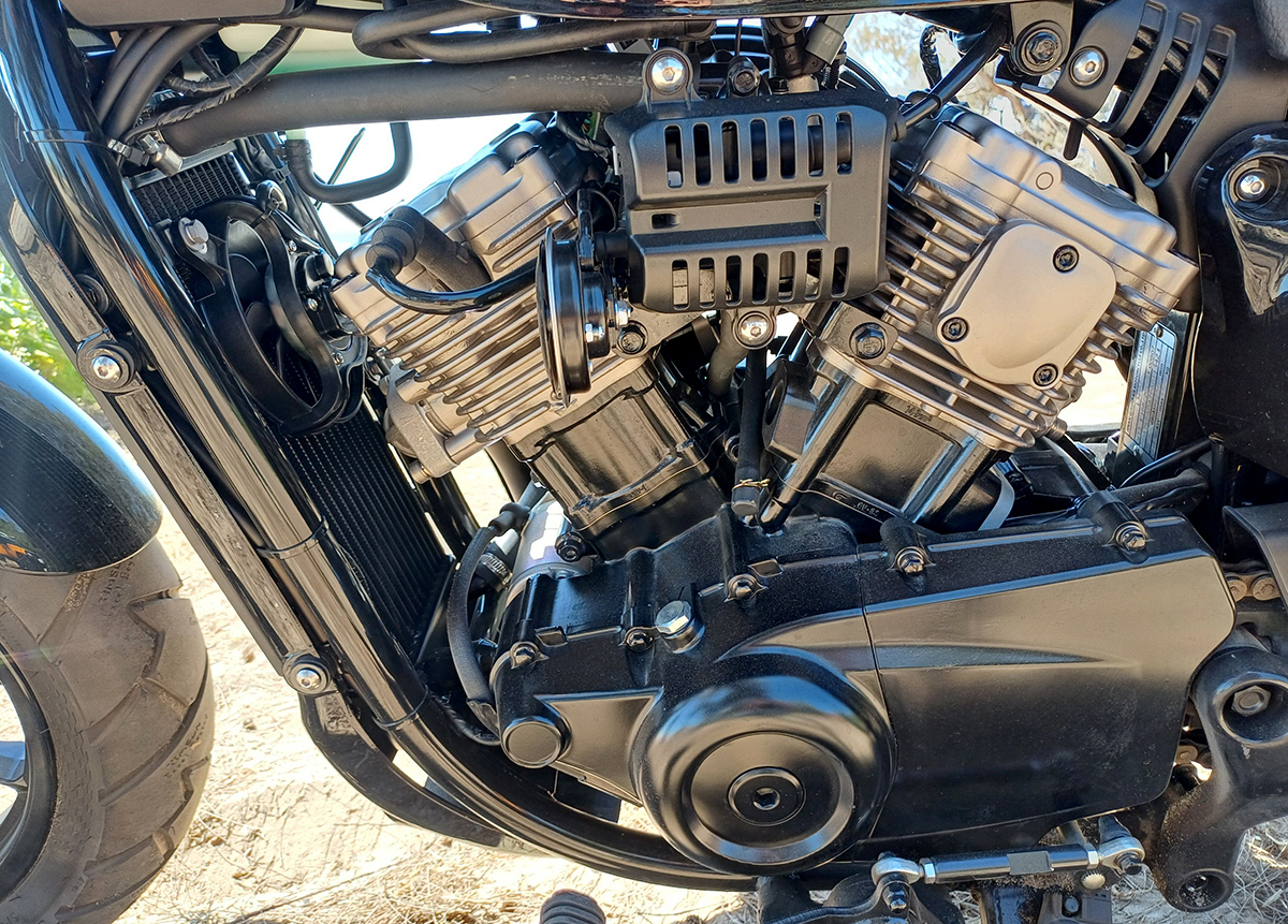 xe Hyosung 300cc được trang bị công nghệ van DOHC