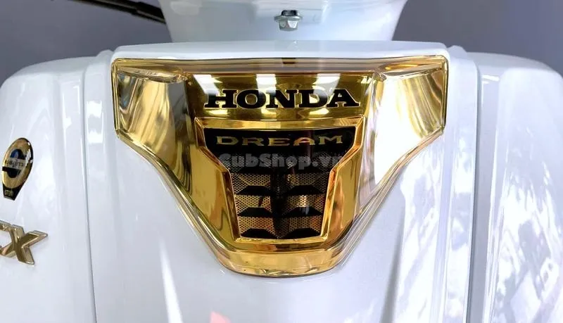 Honda Dream 125 nhập Thái Lan màu trắng đang được săn đón tại Việt Nam