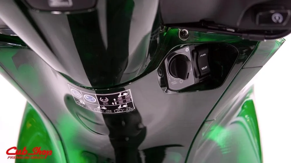SH125i Vetro nhập khẩu Ý