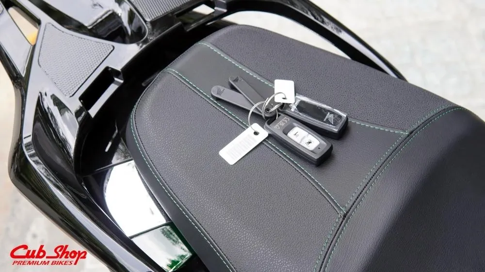 SH125i Vetro nhập khẩu Ý