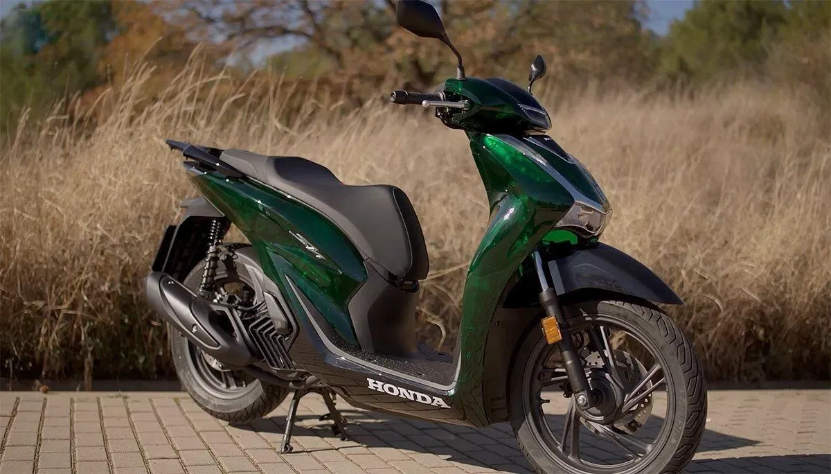 SH125i Vetro nhập khẩu Ý