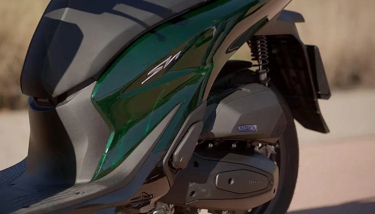 SH125i Vetro nhập khẩu Ý
