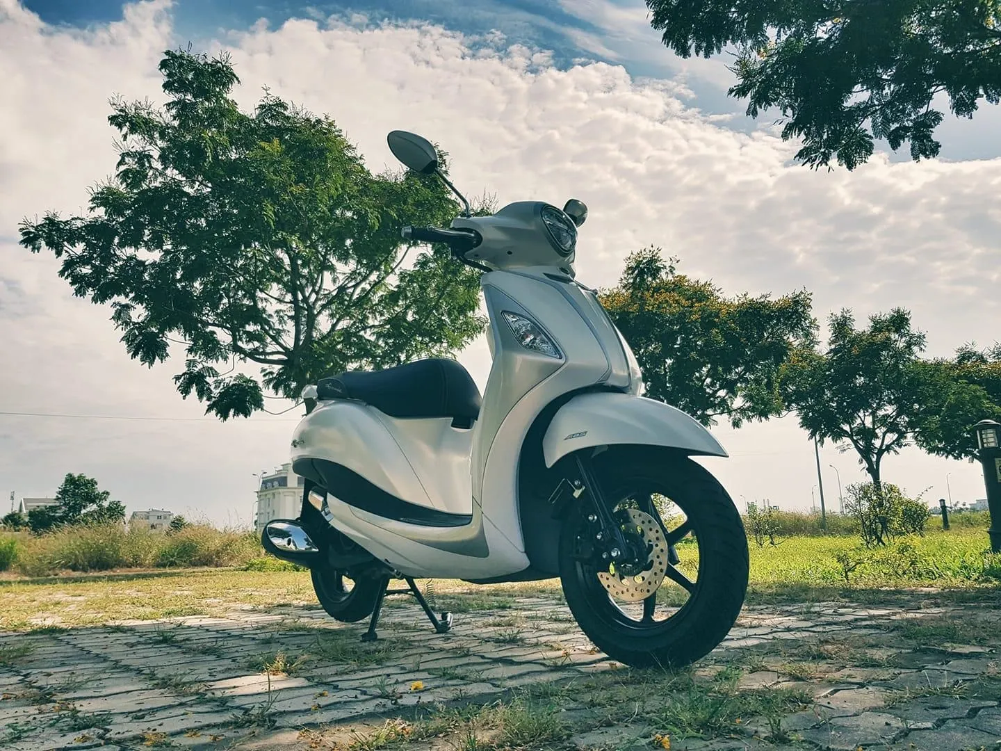 Giá xe máy Yamaha Grande