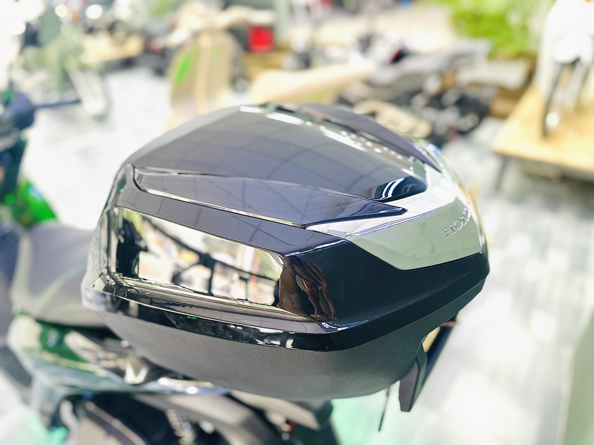 Kính Chắn Gió Xe SH Vetro Ý – Sh150i /Sh125i Vetro