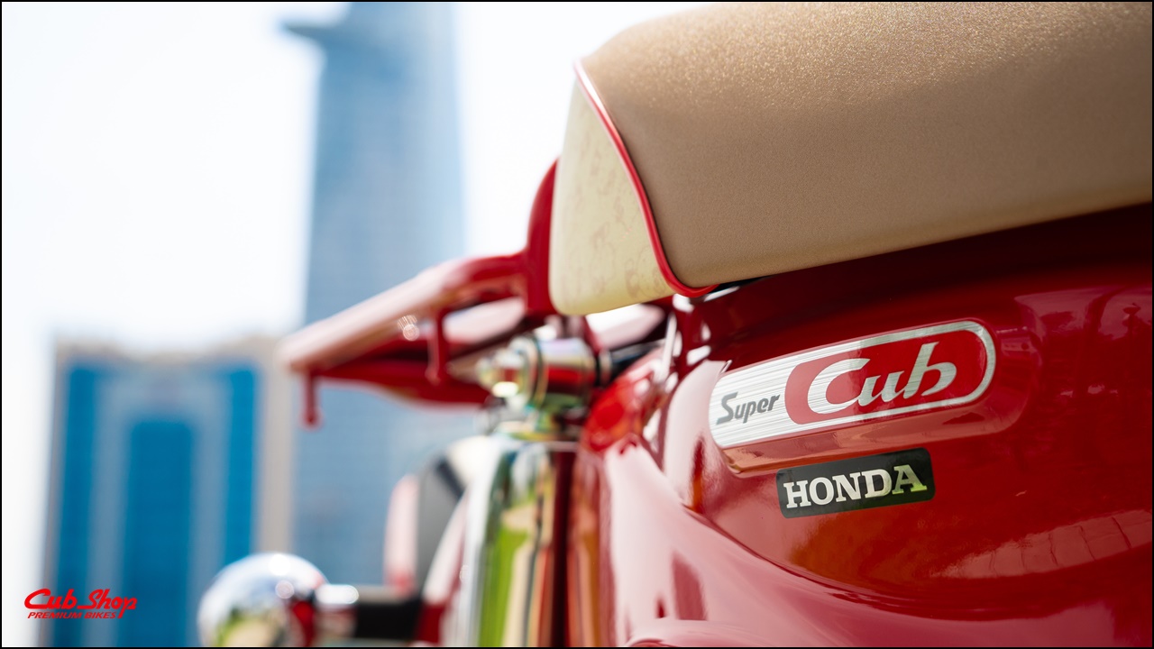 Honda Super Cub 50 Hello Kitty Nhật Bản