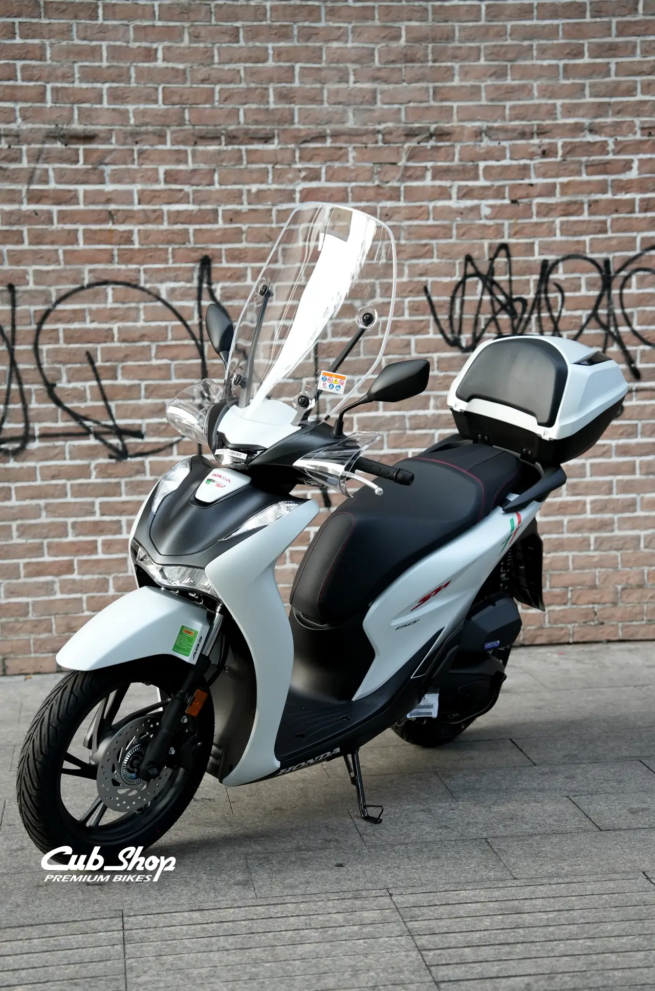 Honda SH Ý Limited Edition đang là tâm điểm của giới chơi xe