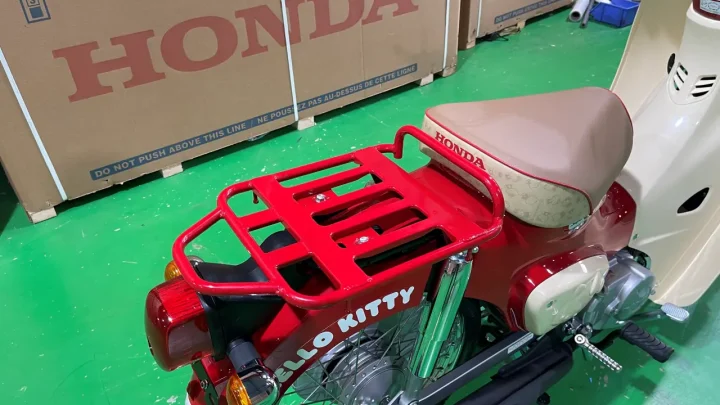 Honda Hello Kitty 50 mới nhập khẩu về Cub Shop – Sự hợp tác biểu tượng và phong cách