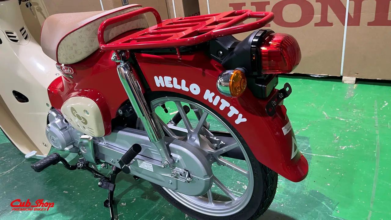 Honda Super Cub Hello Kitty 110cc – Biểu Tượng Phong Cách Hiện Đại