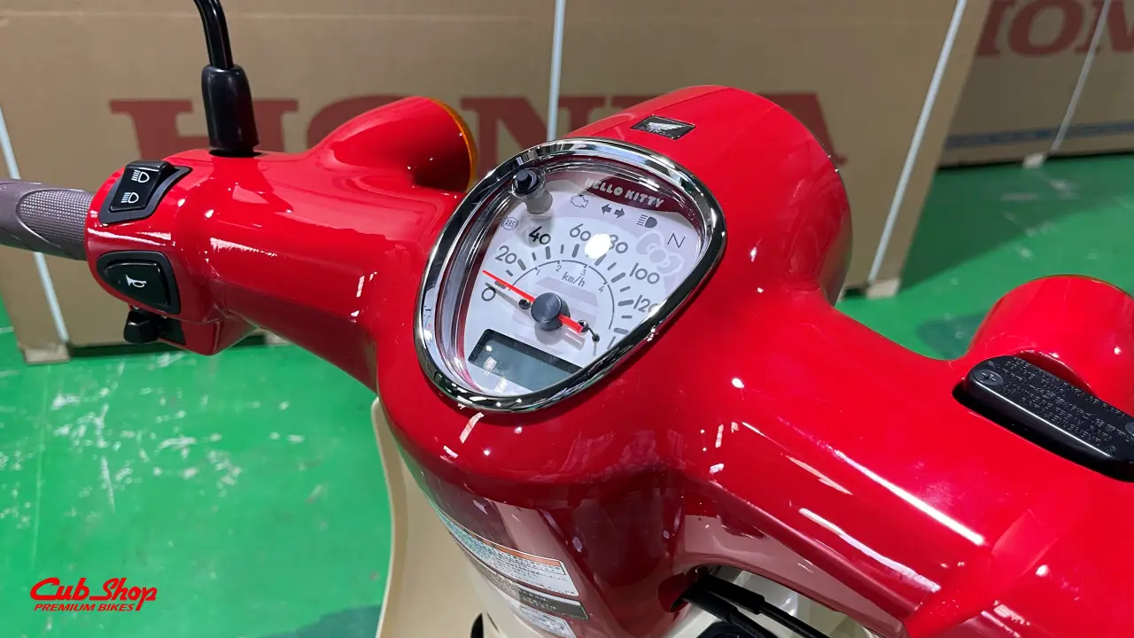 Honda Super Cub Hello Kitty 110cc – Biểu Tượng Phong Cách Hiện Đại
