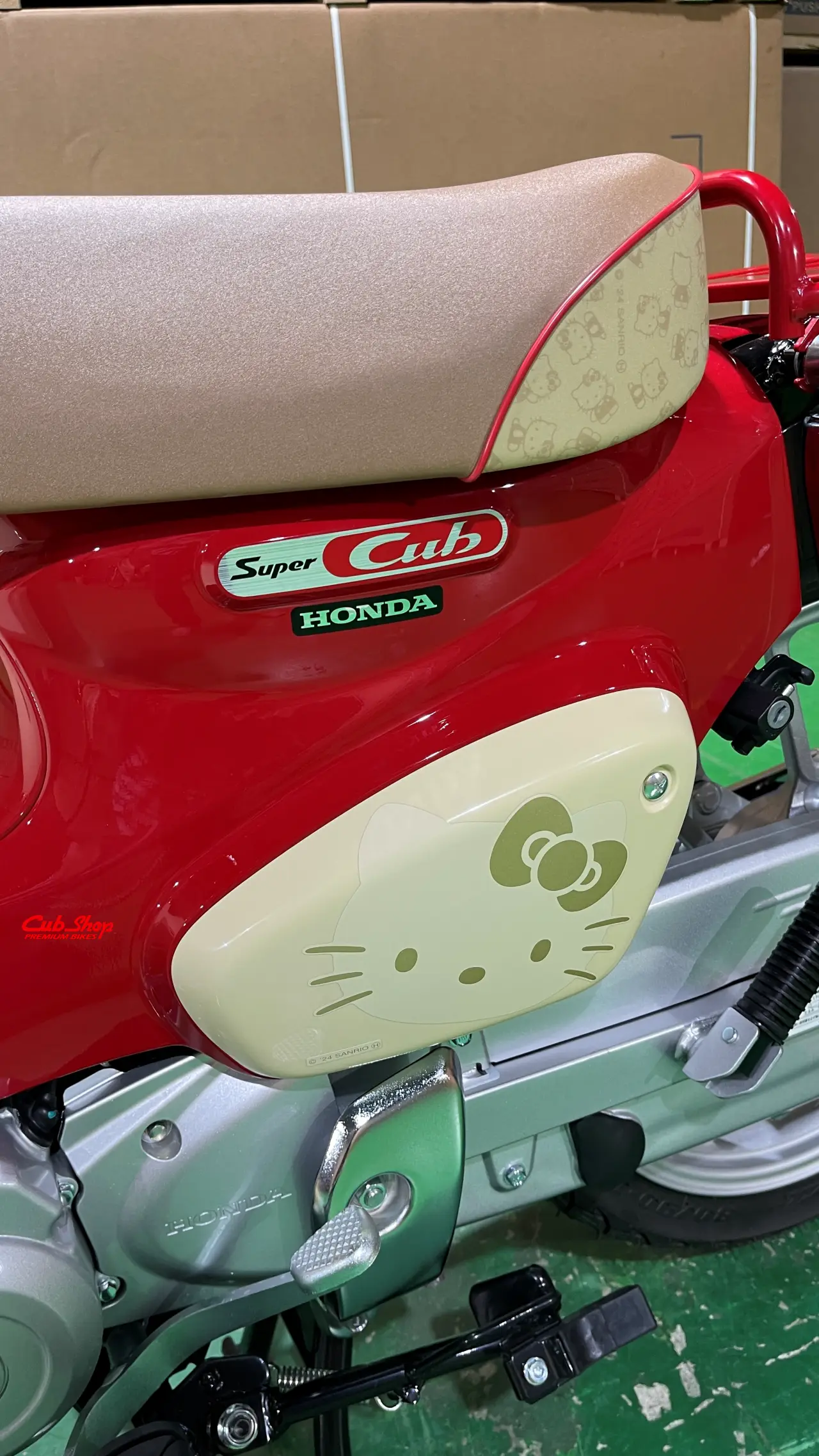 Honda Super Cub Hello Kitty 110cc – Biểu Tượng Phong Cách Hiện Đại