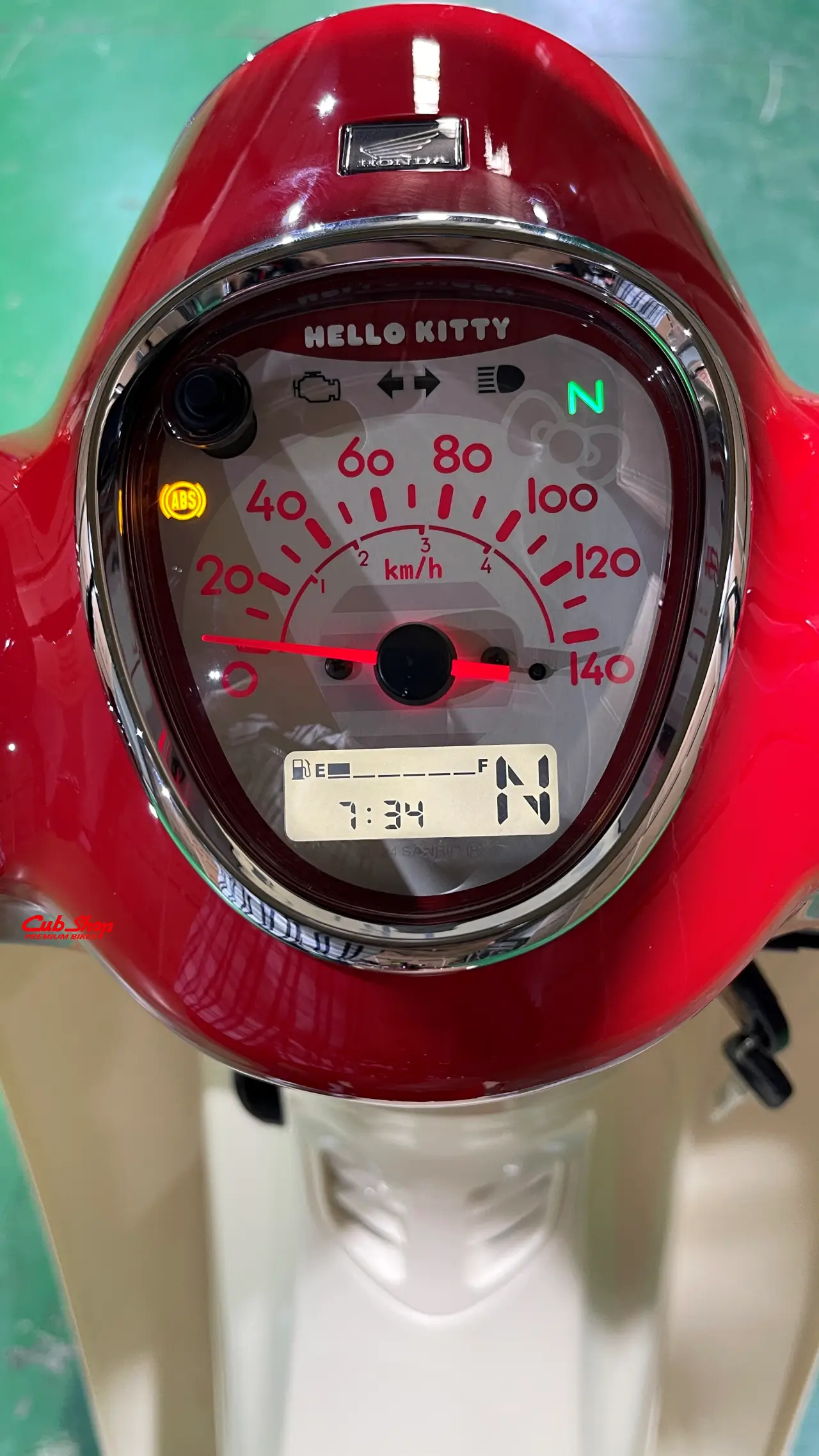 Honda Super Cub Hello Kitty 110cc – Biểu Tượng Phong Cách Hiện Đại