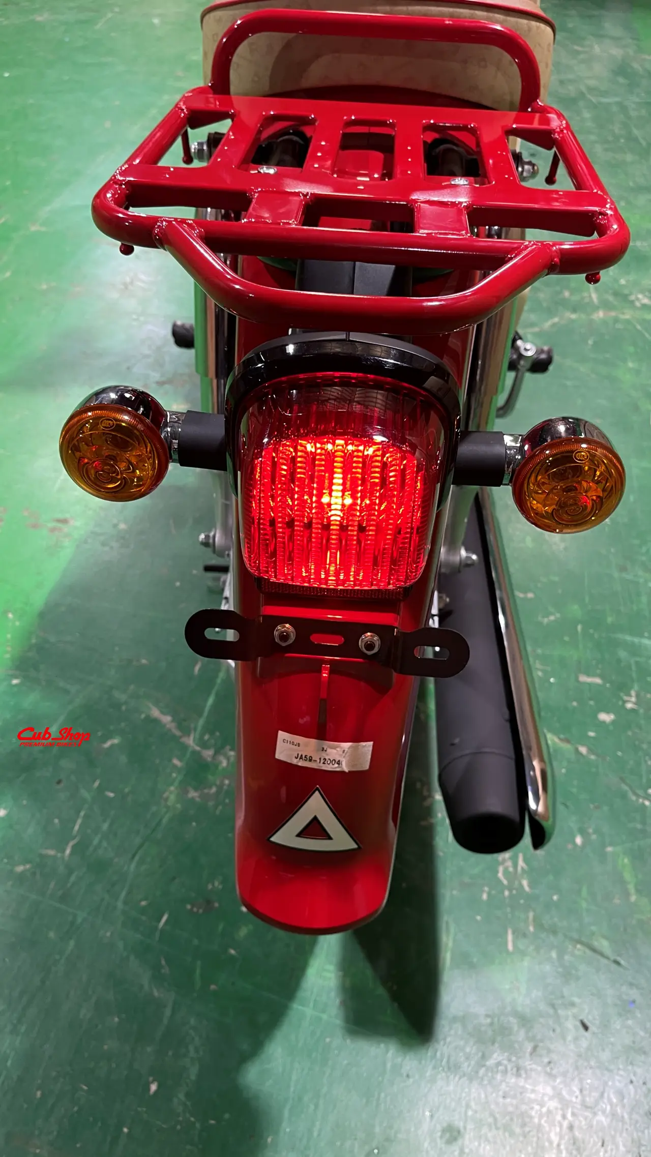 Honda Super Cub Hello Kitty 110cc – Biểu Tượng Phong Cách Hiện Đại